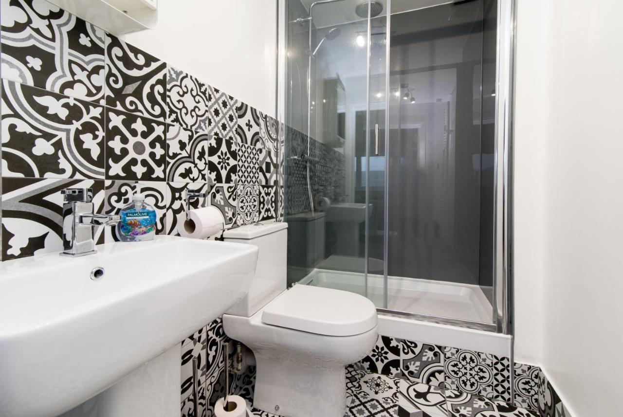 شقة Immaculate 3 Bed House - Stunning Balcony Views ماتلوك المظهر الخارجي الصورة